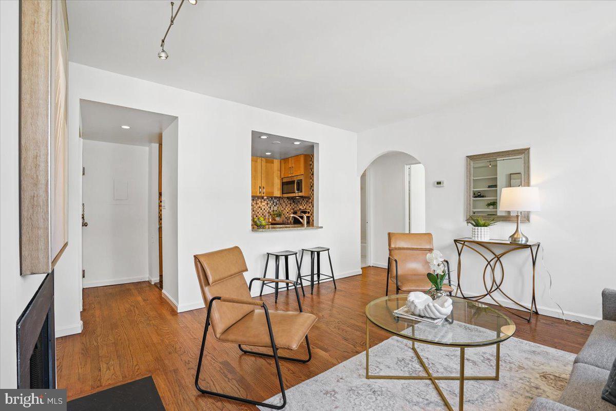 1736 Willard STREET NW Unit: 302