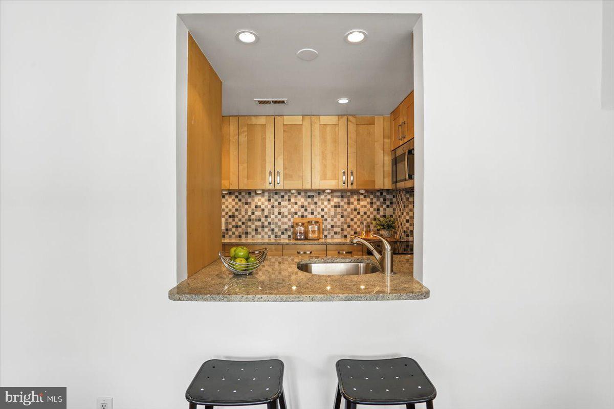1736 Willard STREET NW Unit: 302