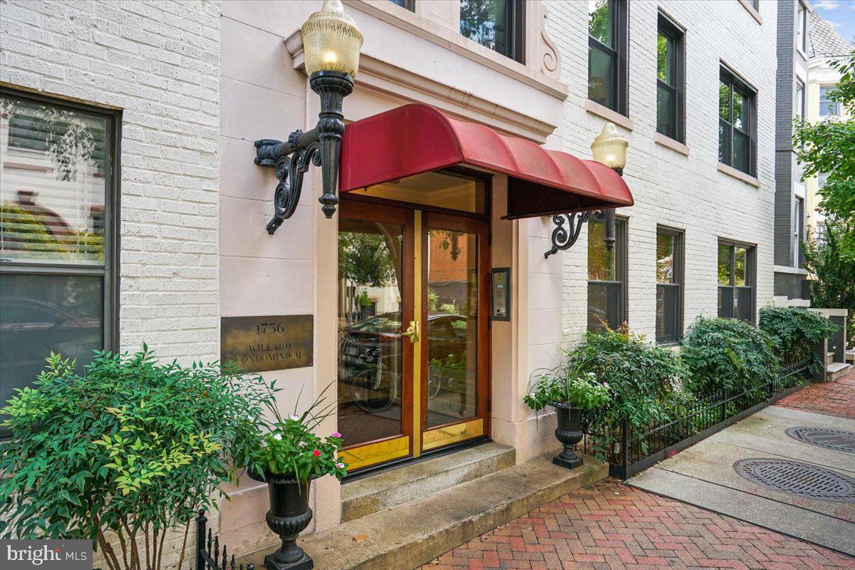 1736 Willard STREET NW Unit: 302