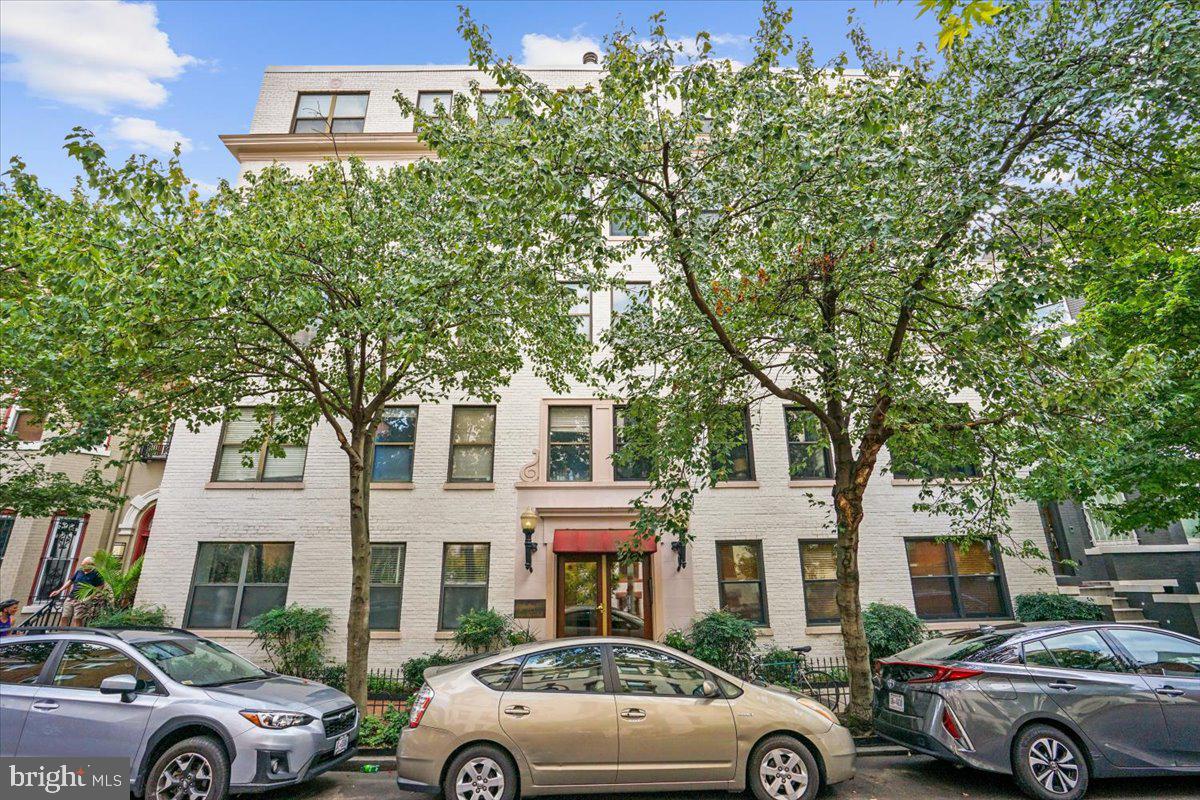 1736 Willard STREET NW Unit: 302