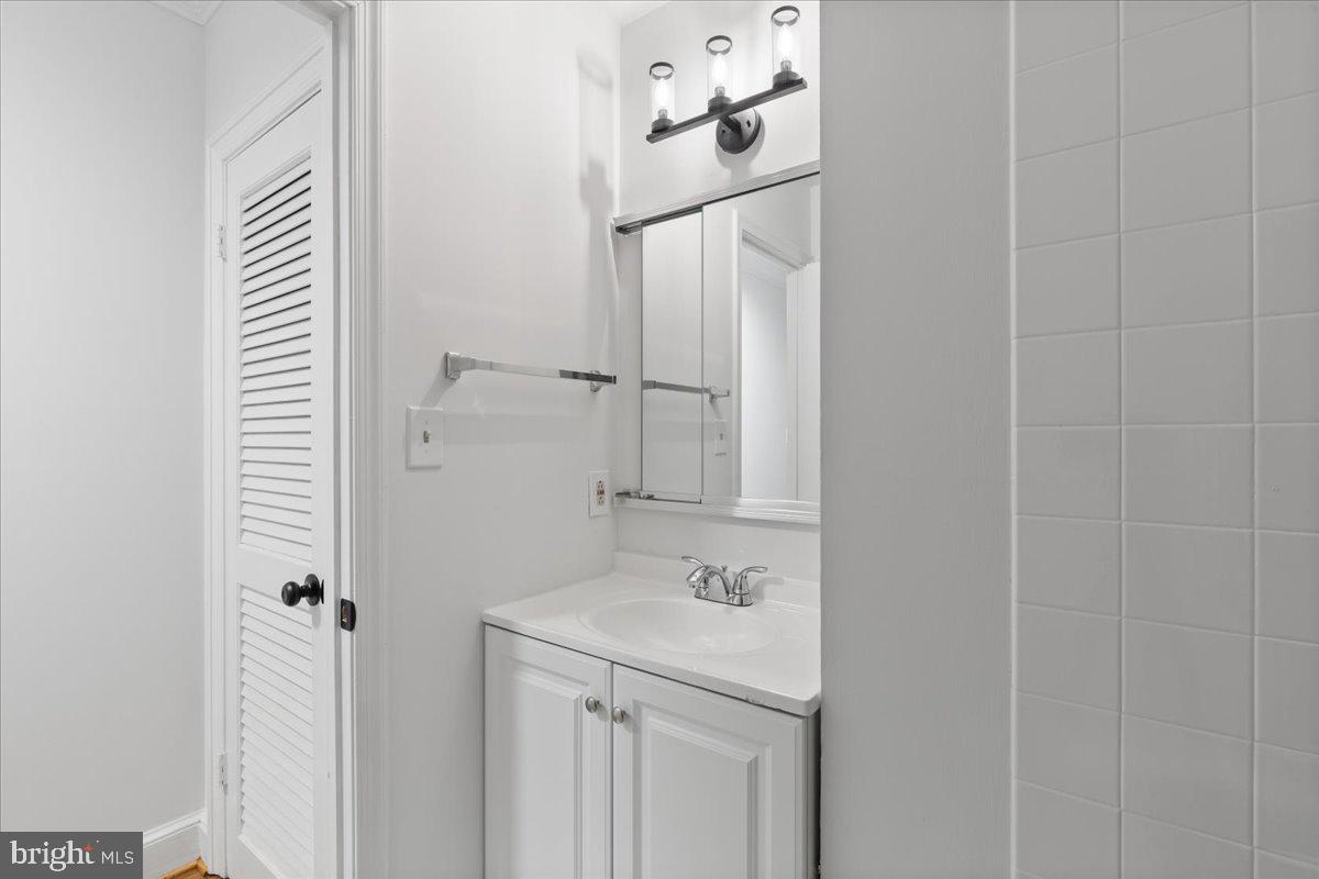 1735 New Hampshire Ave NW #305