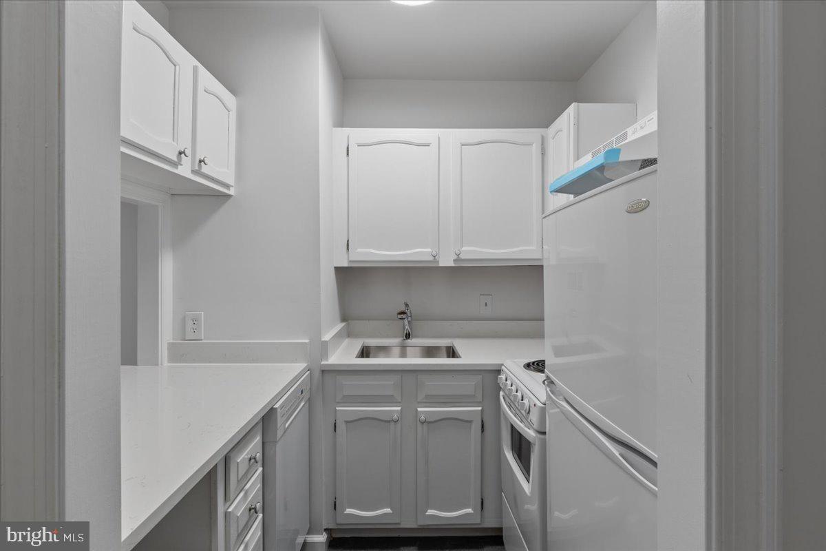 1735 New Hampshire Ave NW #305