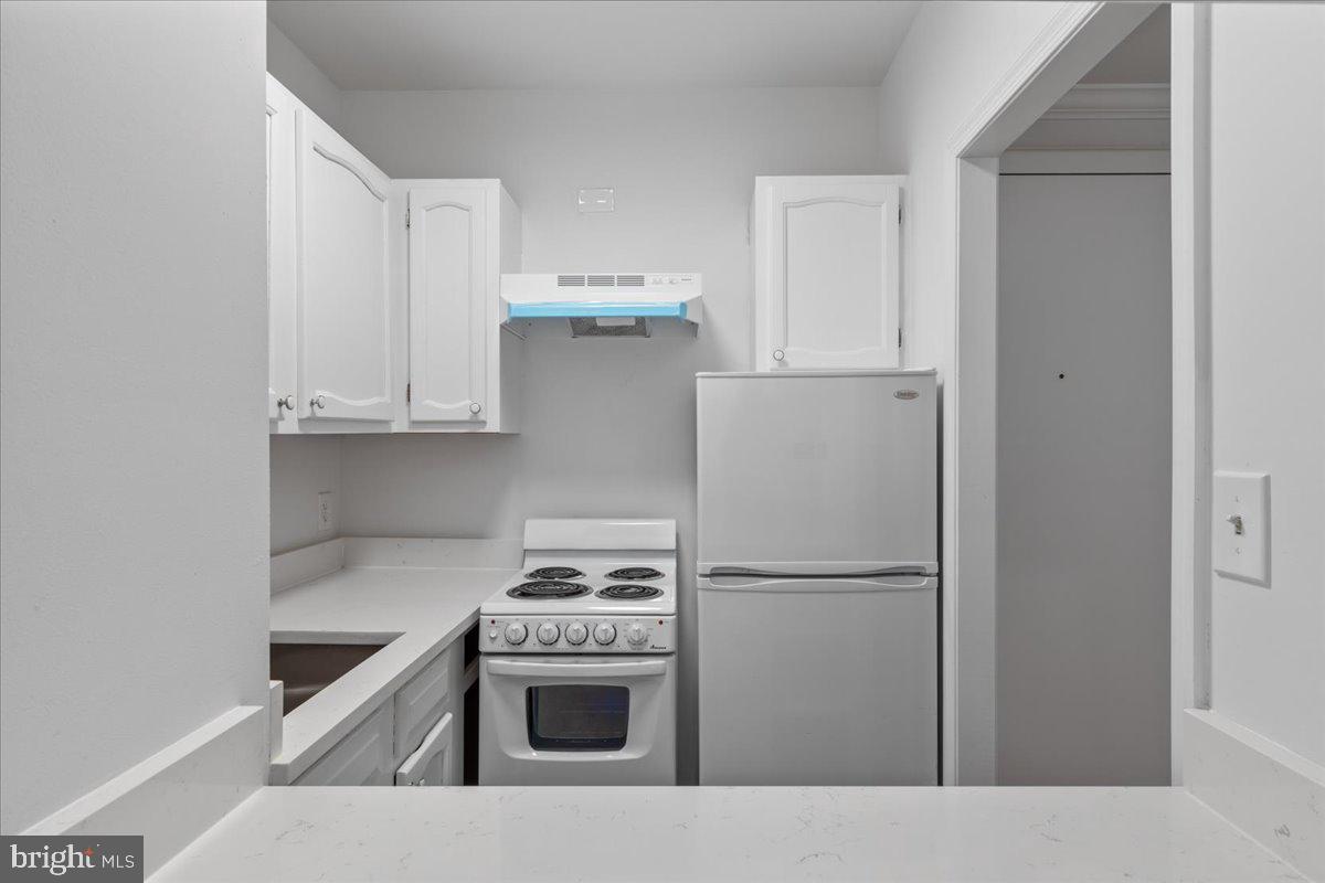 1735 New Hampshire Ave NW #305