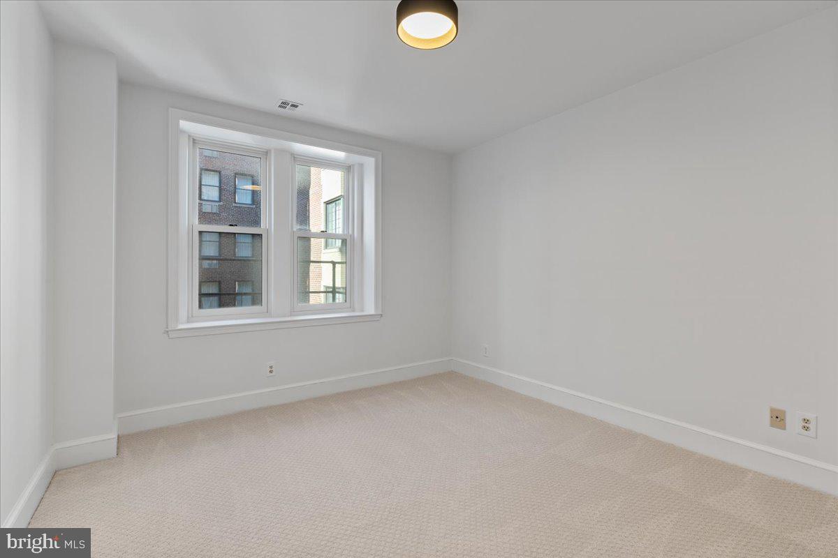 1735 New Hampshire Ave NW #305