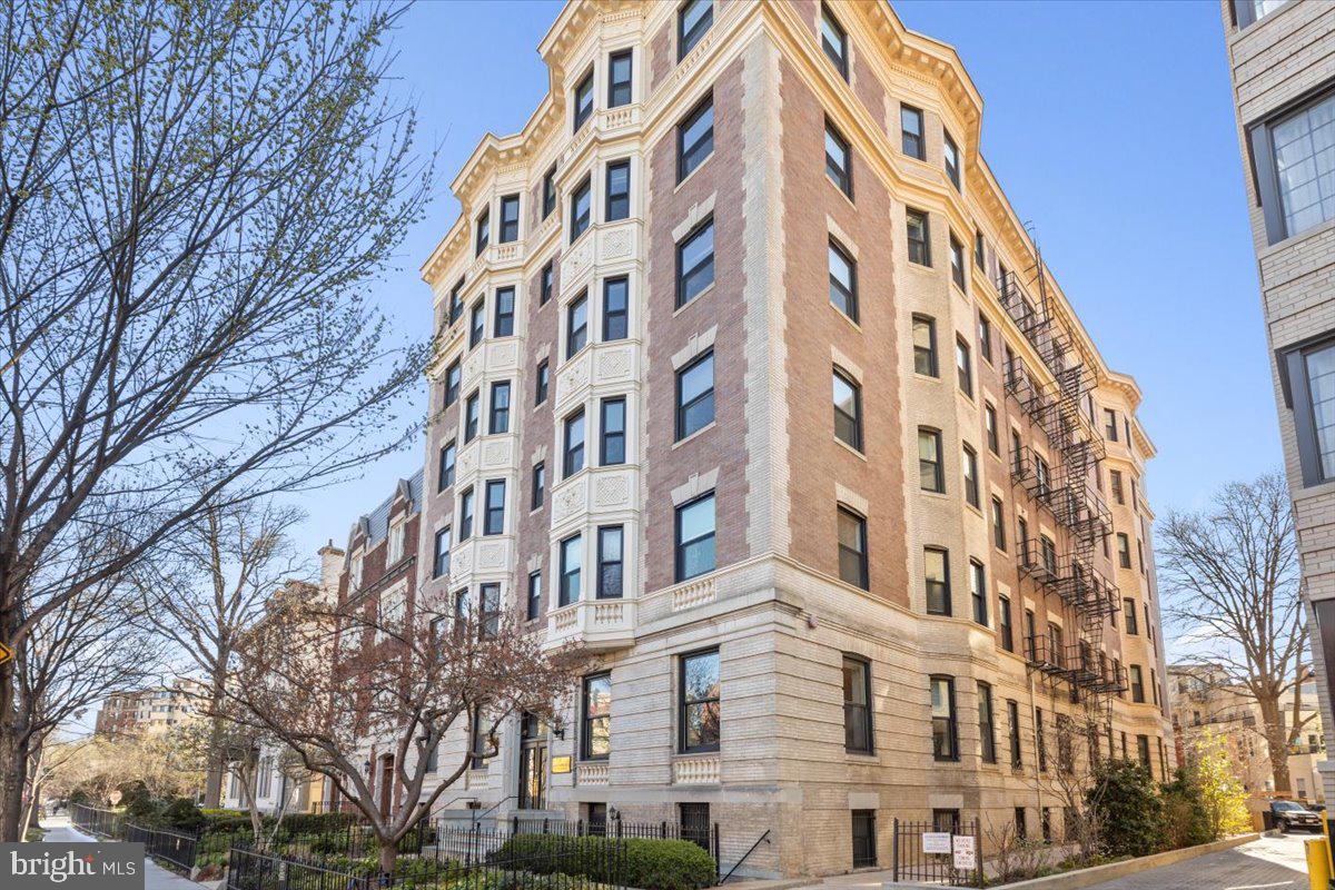 1735 New Hampshire Ave NW #305