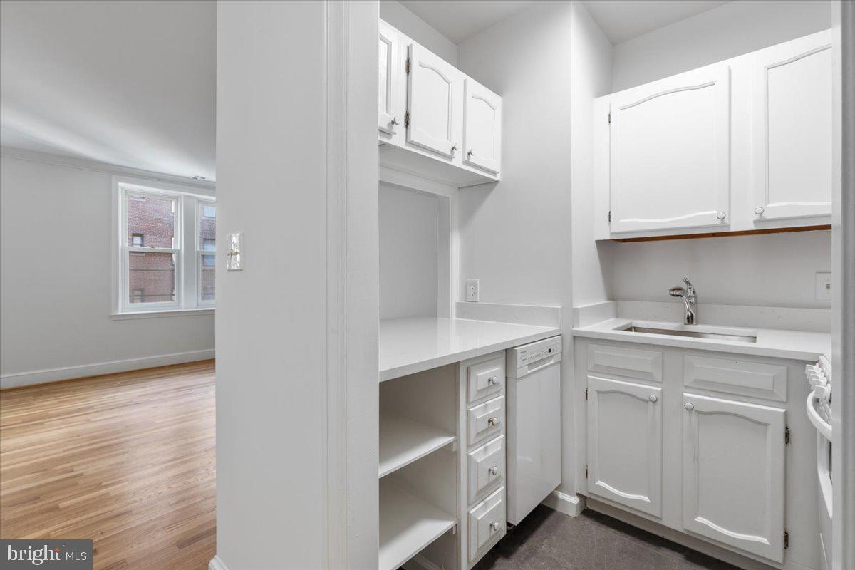 1735 New Hampshire Ave NW #305