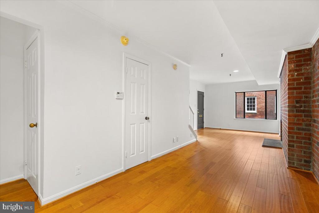 1021 POTOMAC ST NW #1021P