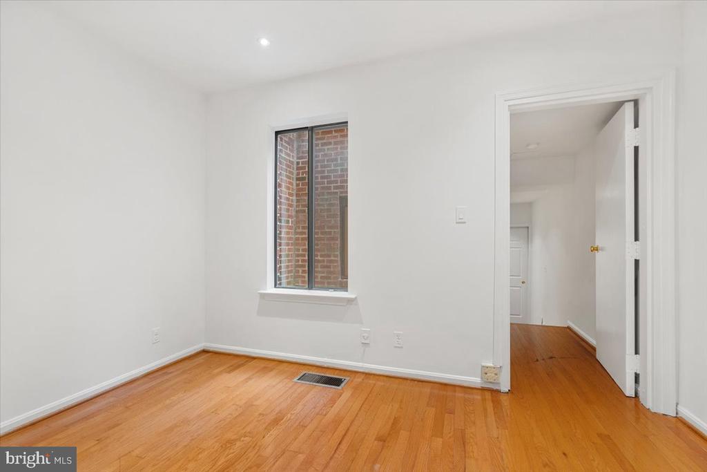 1021 POTOMAC ST NW #1021P