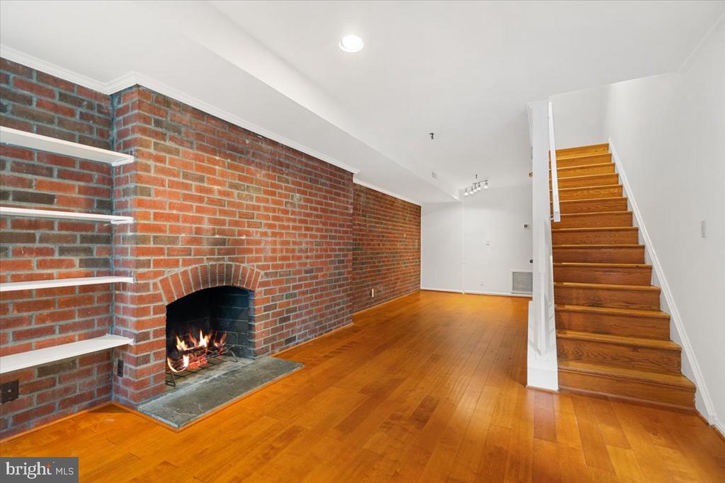 1021 POTOMAC ST NW #1021P