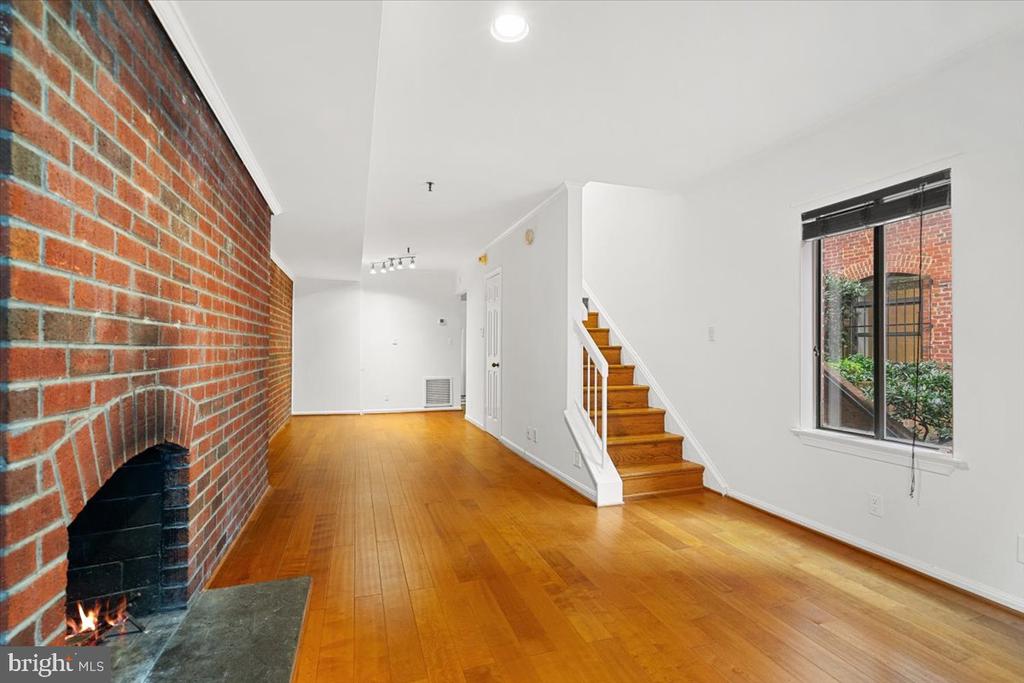 1021 POTOMAC ST NW #1021P