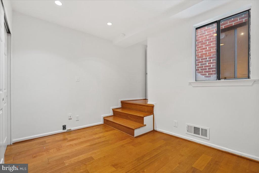 1021 POTOMAC ST NW #1021P