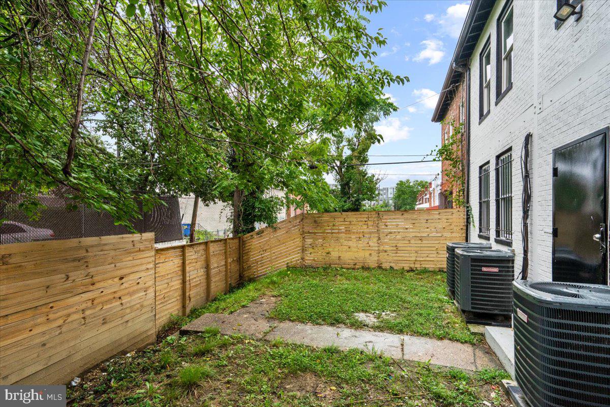 141 36th St NE