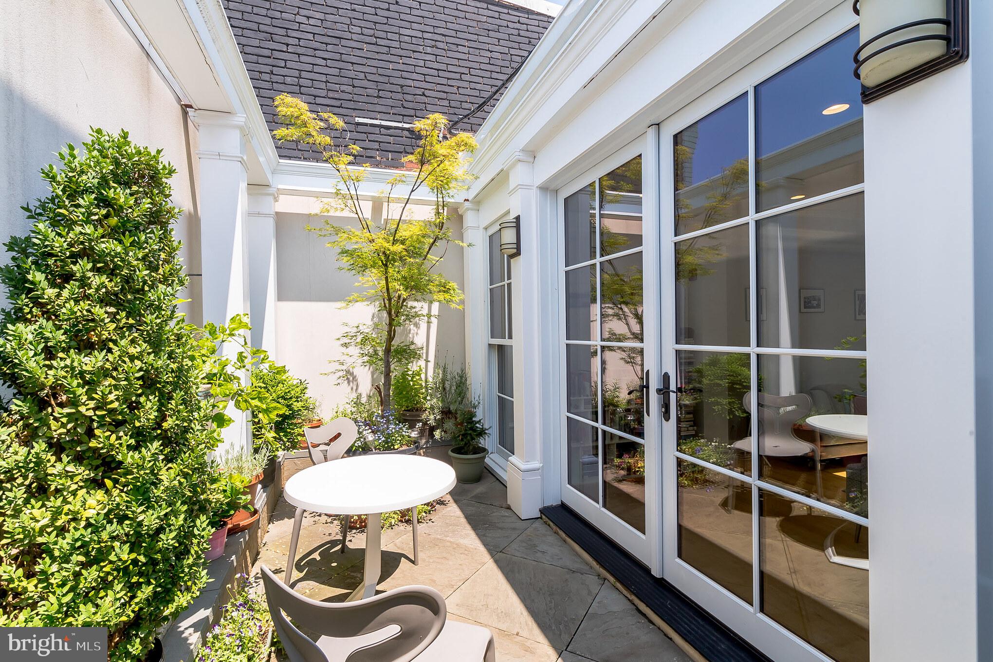 1351 WISCONSIN AVE NW #3A