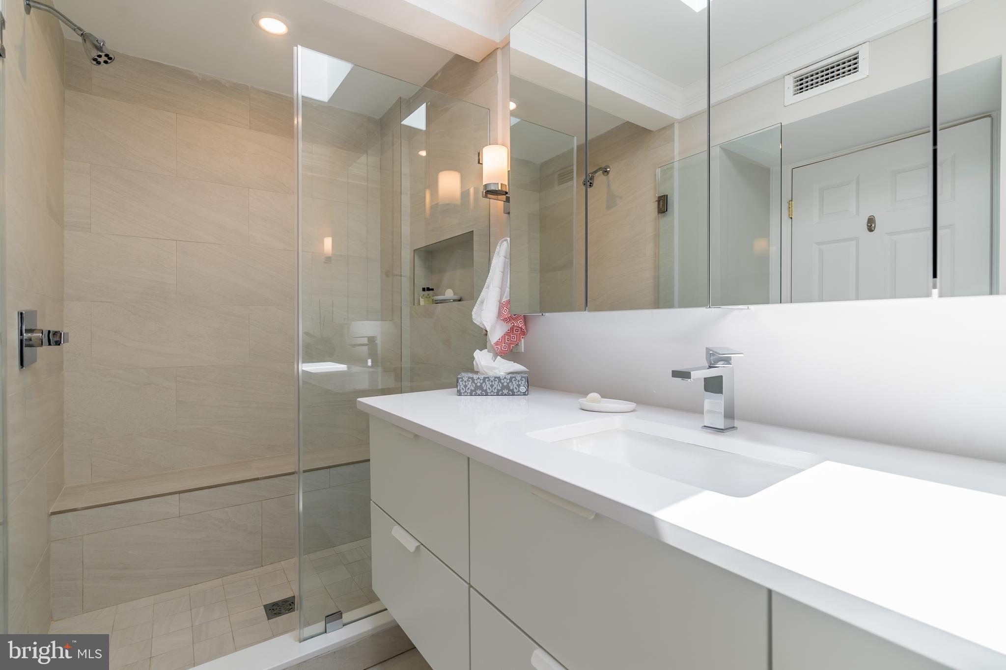 1351 WISCONSIN AVE NW #3A