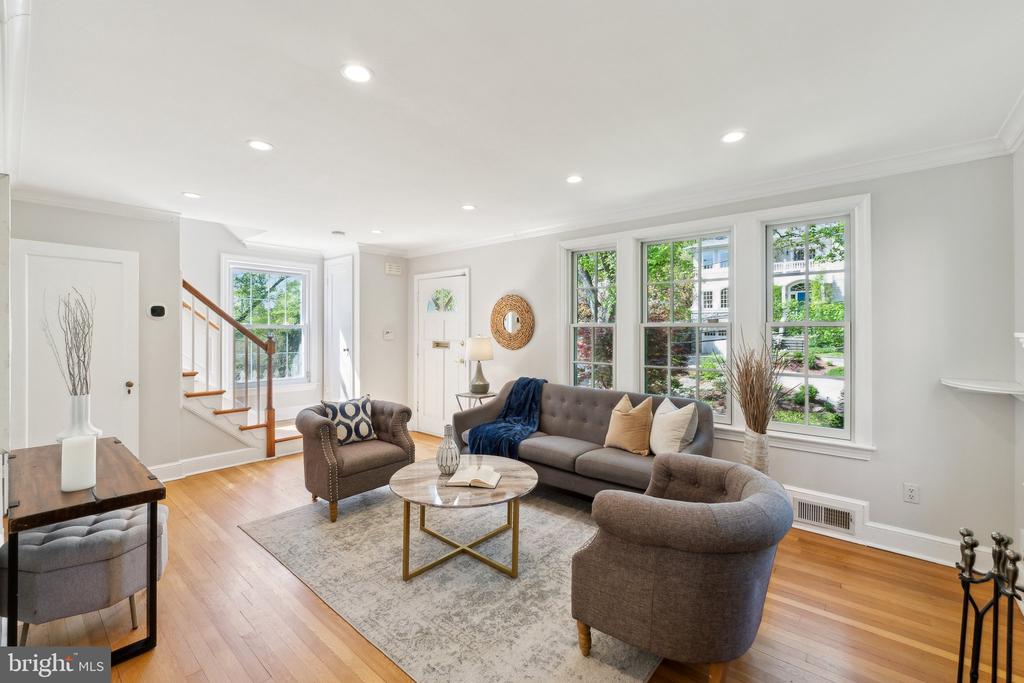 5008 Klingle St NW