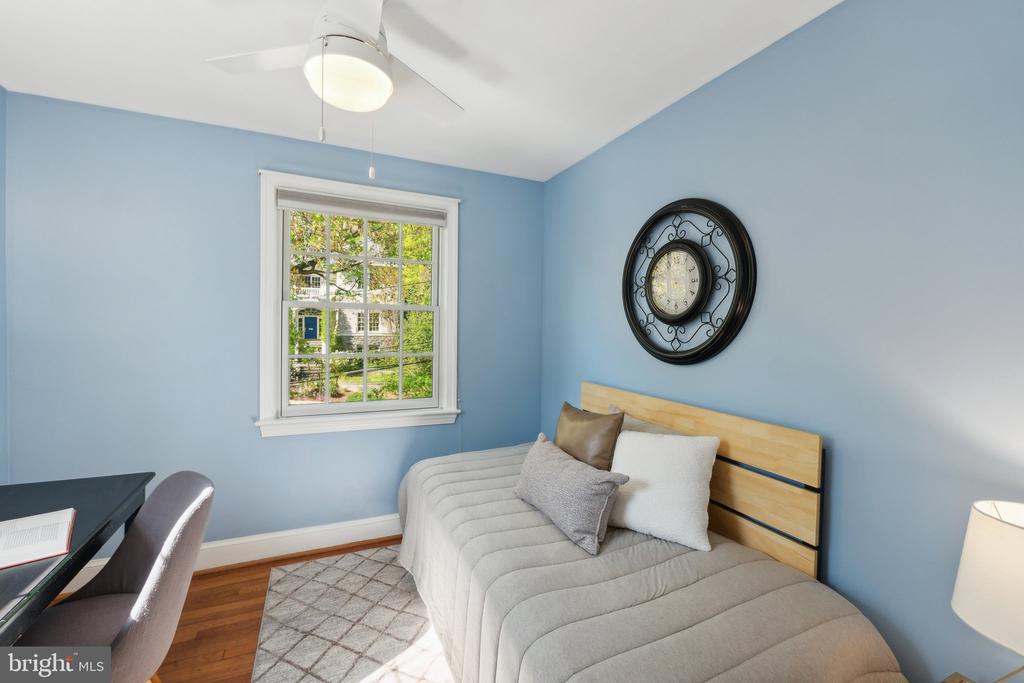 5008 Klingle St NW