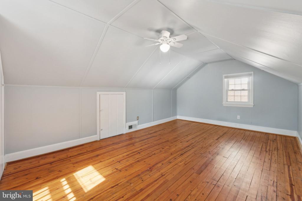 5008 Klingle St NW