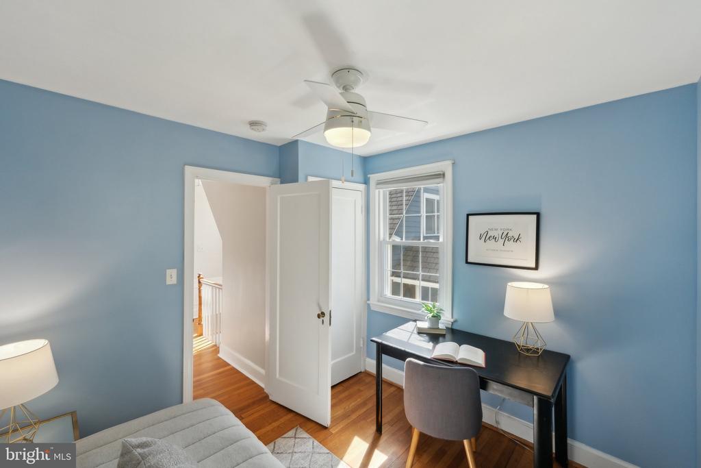 5008 Klingle St NW