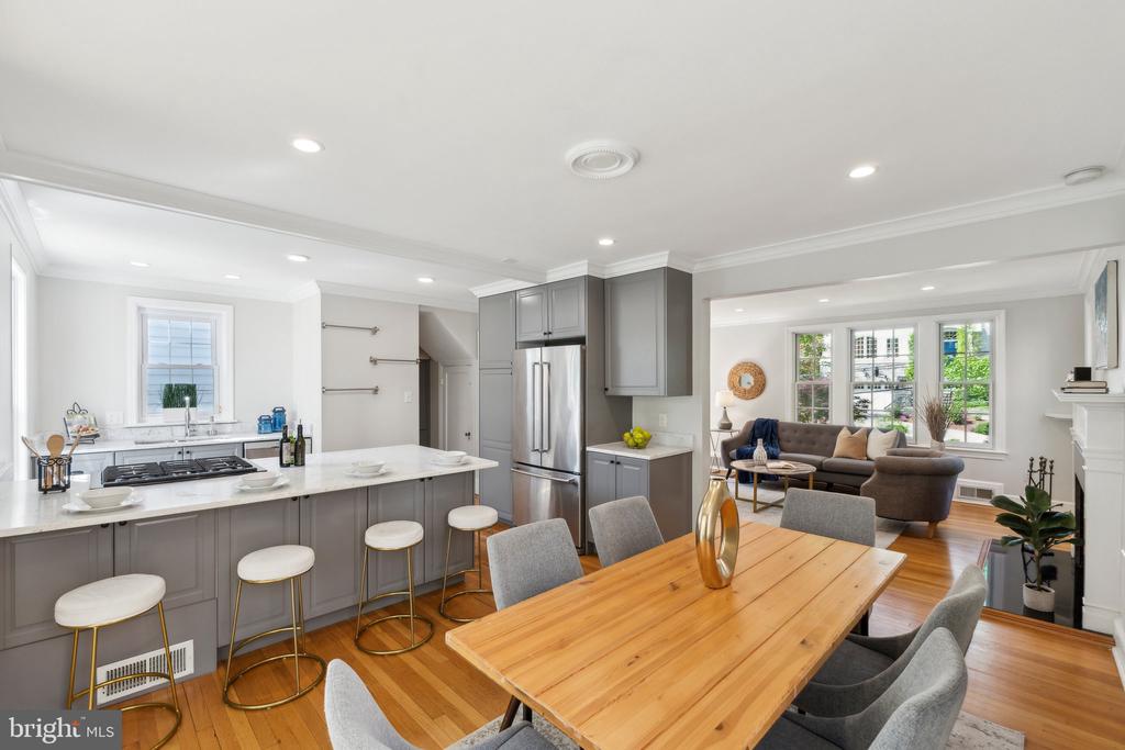 5008 Klingle St NW