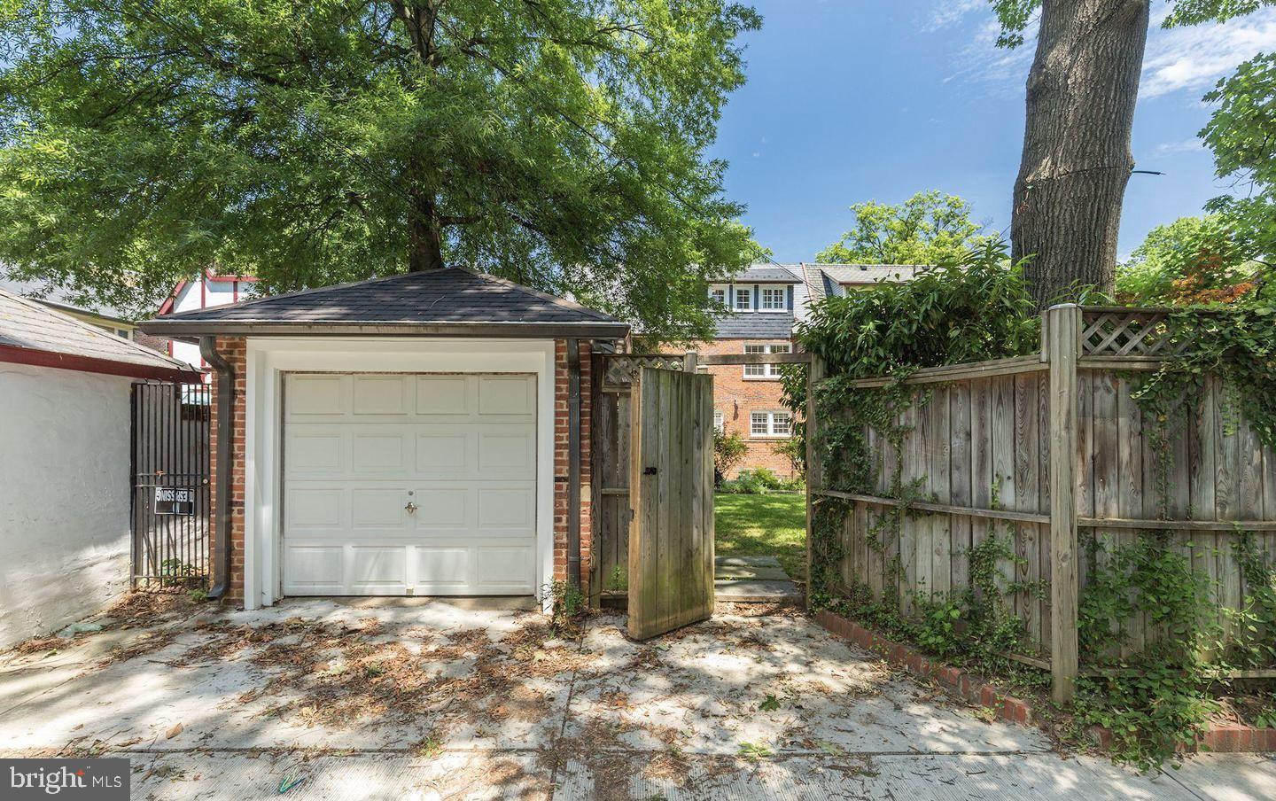 3504 RODMAN STREET NW