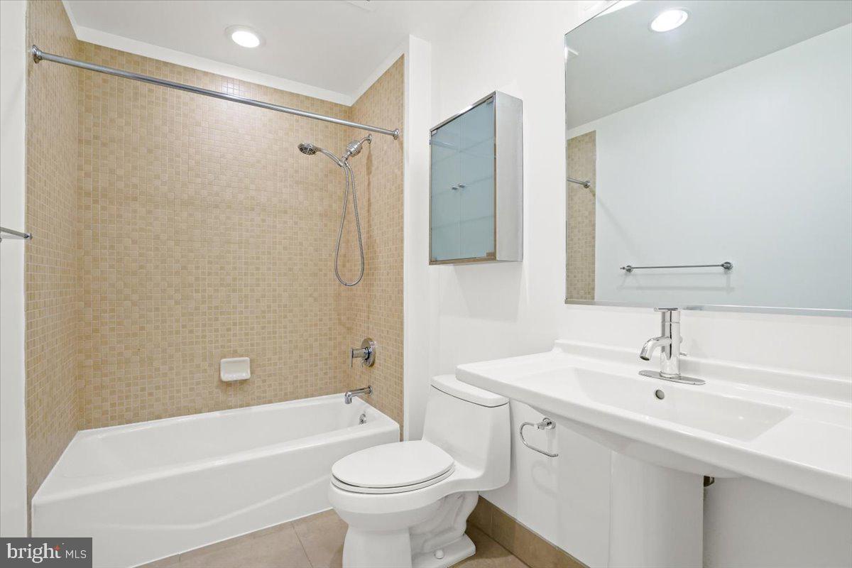 2125 14TH STREET NW 228