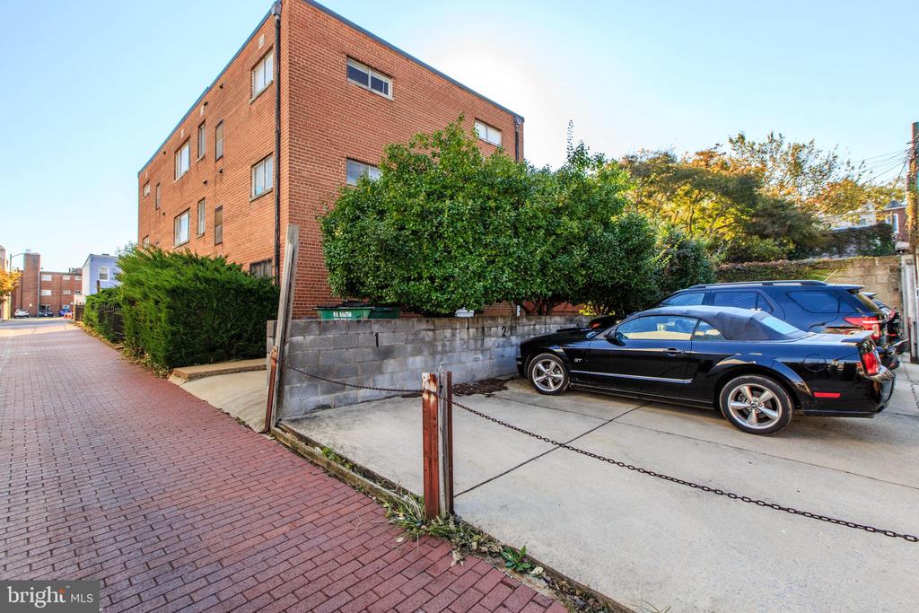630 11TH STREET NE Unit: 203