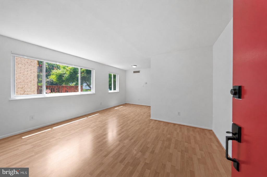 630 11TH STREET NE Unit: 203