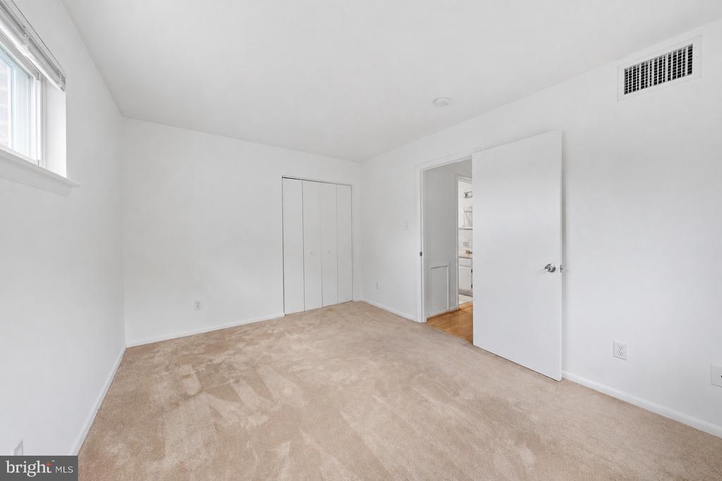 630 11TH STREET NE Unit: 203