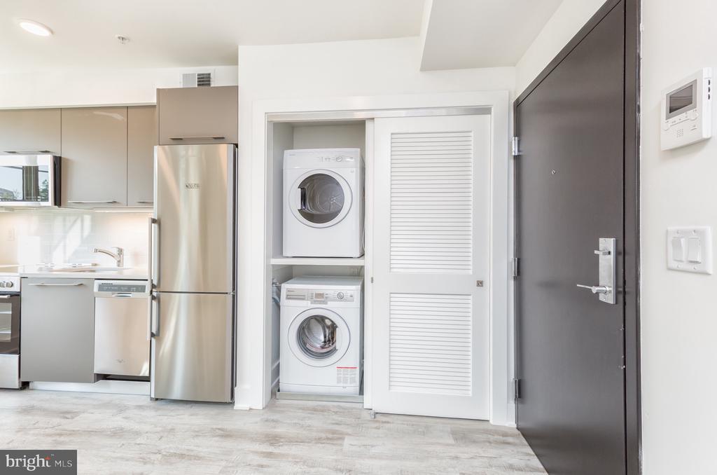 816 POTOMAC AVENUE SE Unit: 205
