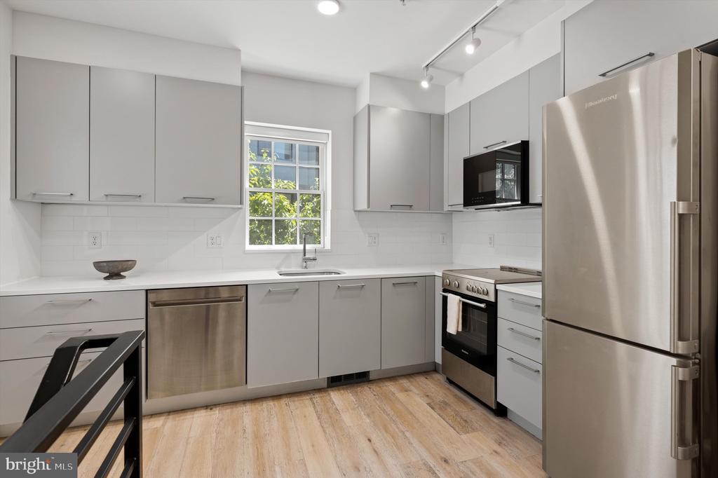 816 POTOMAC AVENUE SE Unit: TH