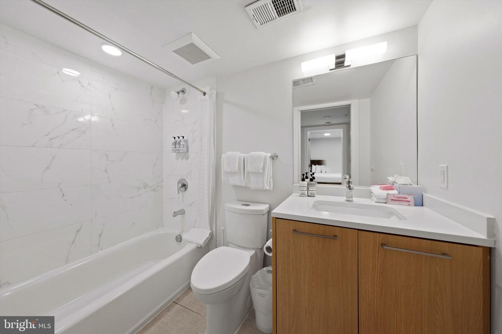 816 POTOMAC AVENUE SE Unit: TH
