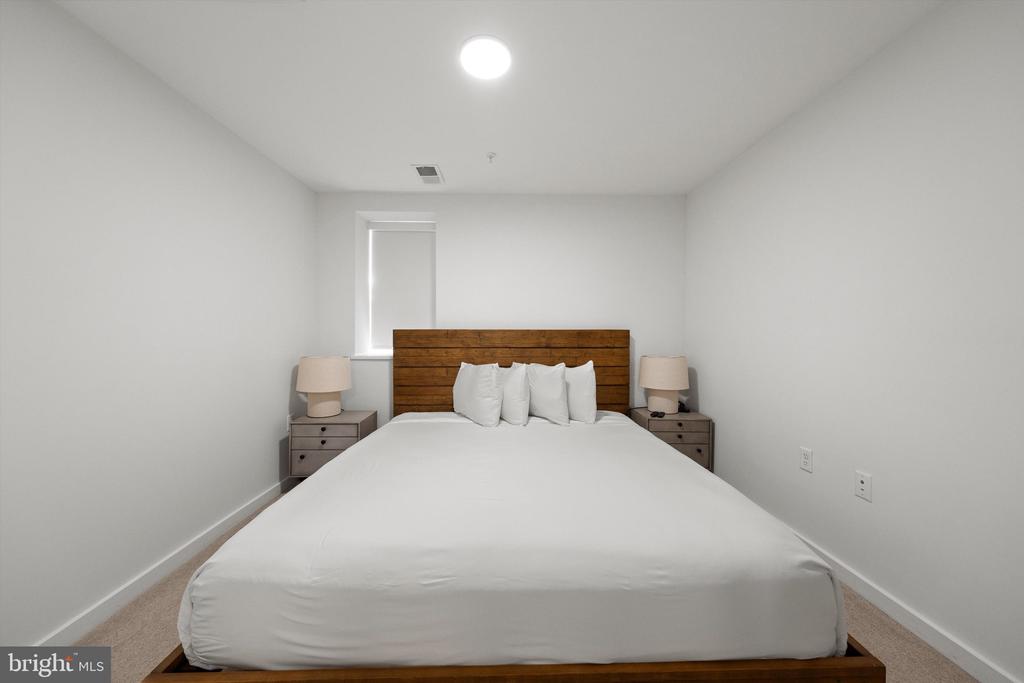816 POTOMAC AVENUE SE Unit: TH