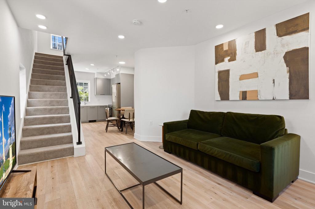 816 POTOMAC AVENUE SE Unit: TH