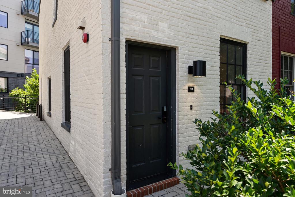816 POTOMAC AVENUE SE Unit: TH