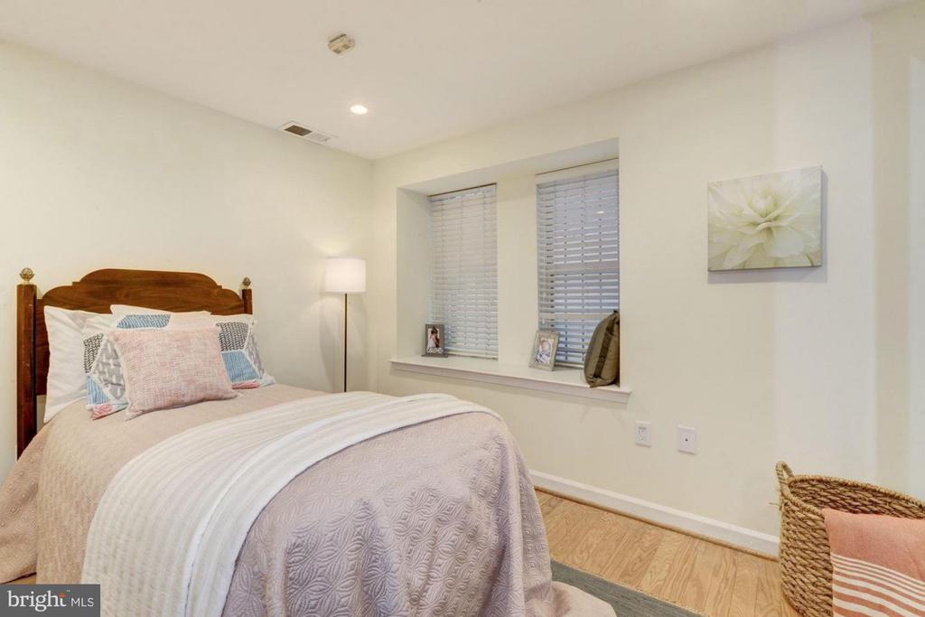 1619 R STREET NW Unit: LL1