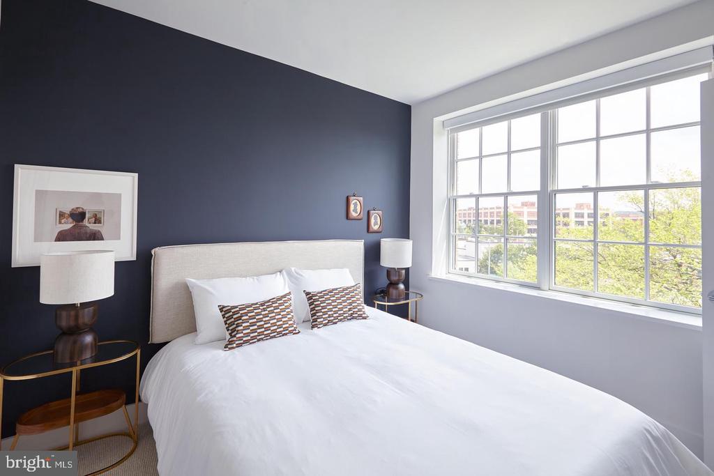 816 POTOMAC AVENUE SE Unit: 201