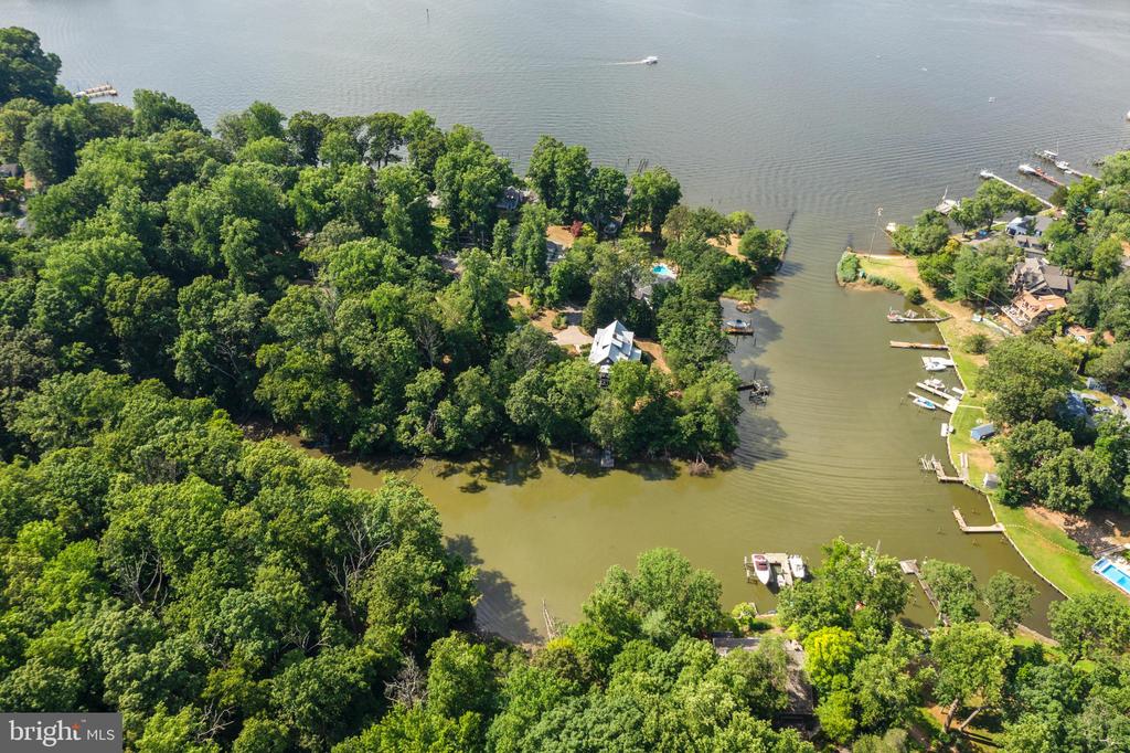 2915 Edgewater Dr