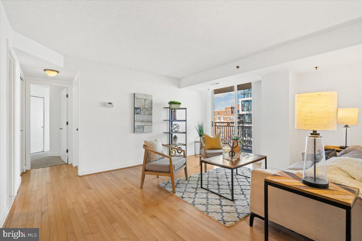 7500 Woodmont Ave #S817