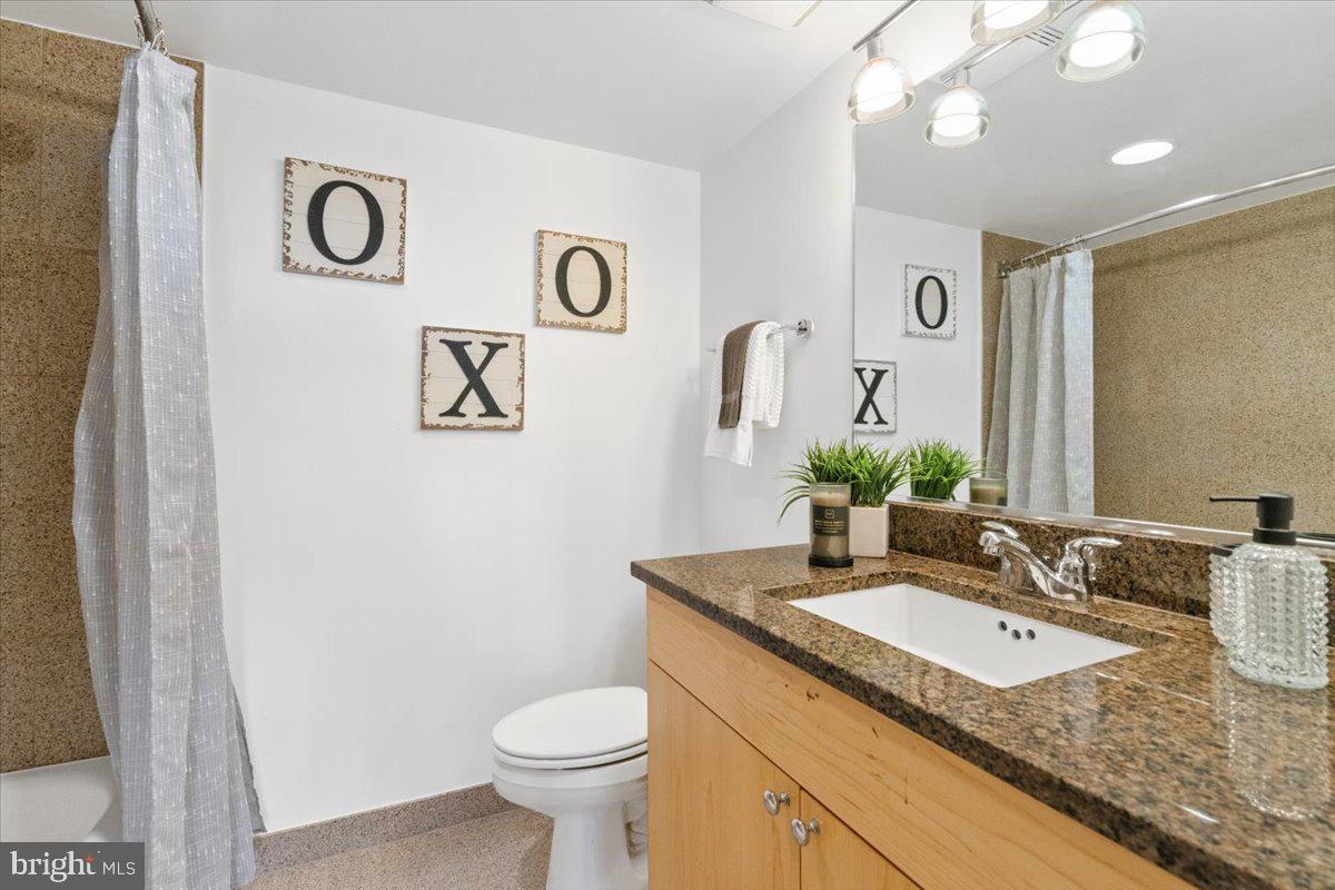 7500 Woodmont Ave #S817