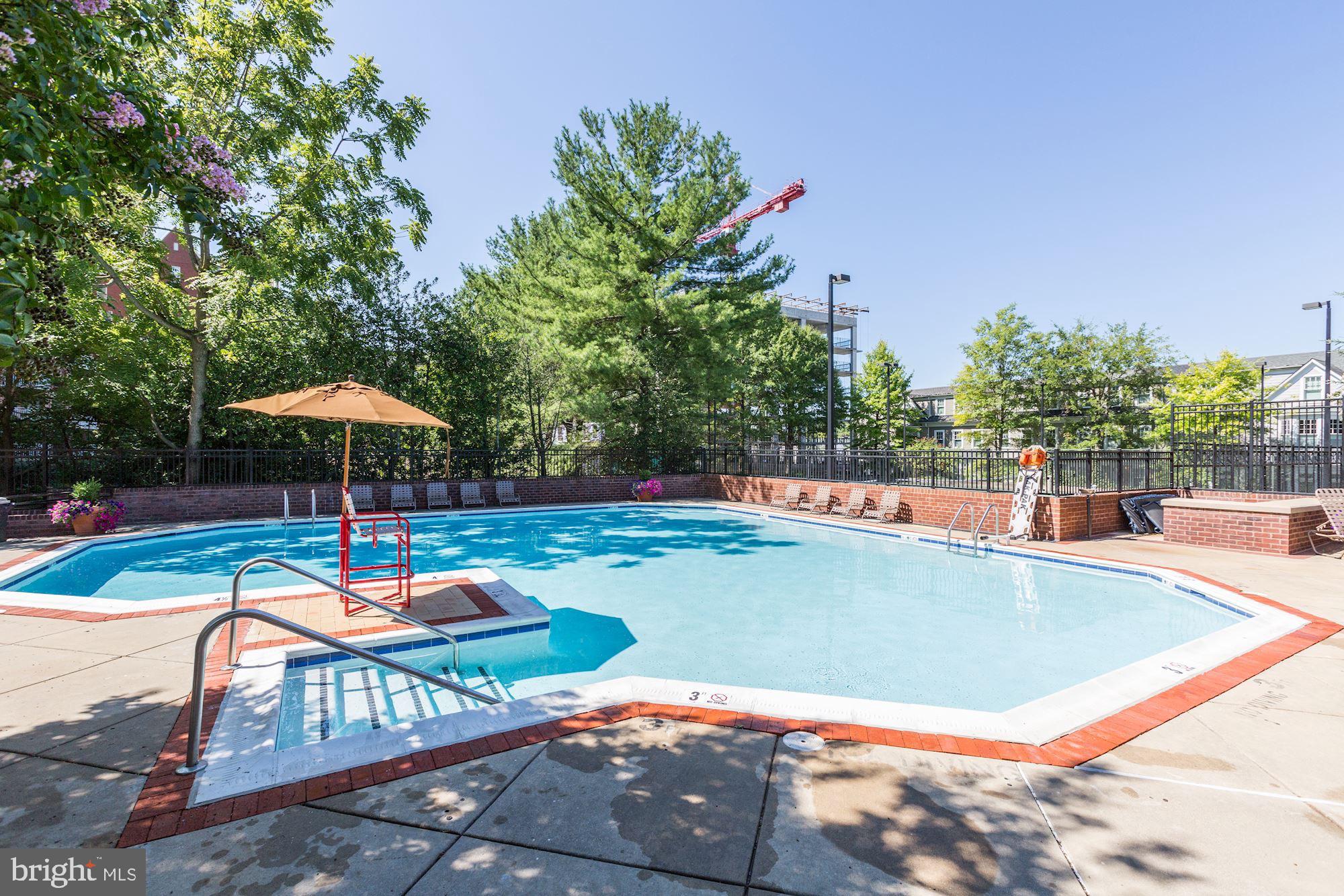 7500 Woodmont Ave #S817