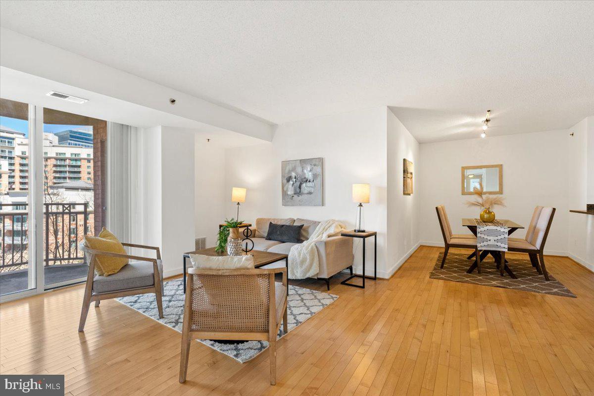 7500 Woodmont Ave #S817