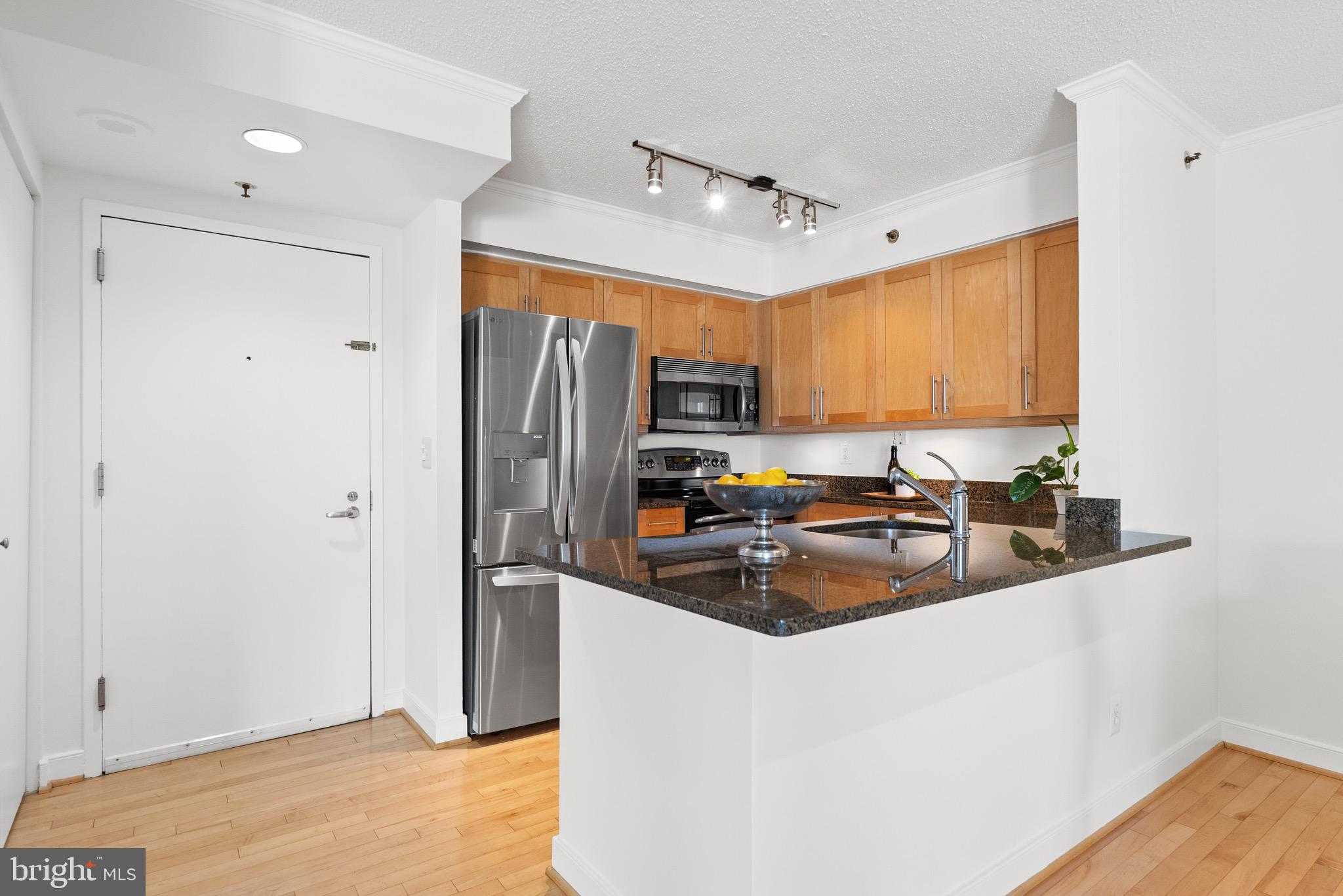 7500 Woodmont Ave #S918