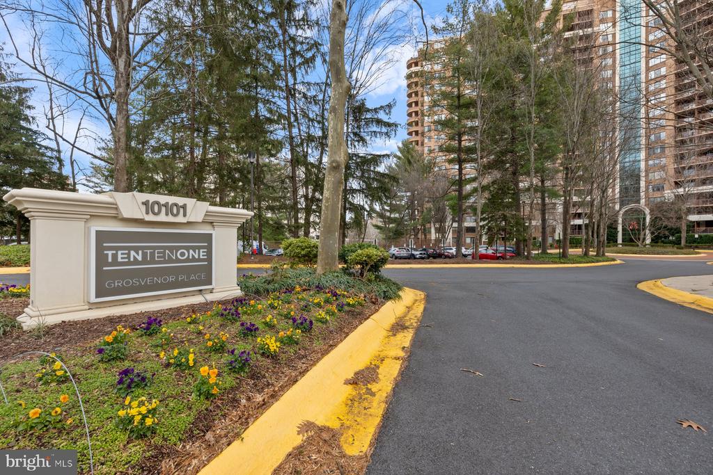 10101 Grosvenor Pl #1513