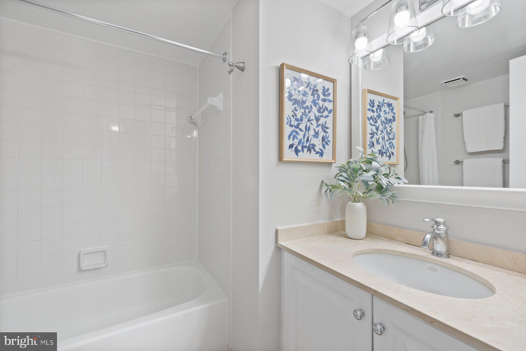 10101 Grosvenor Pl #1513