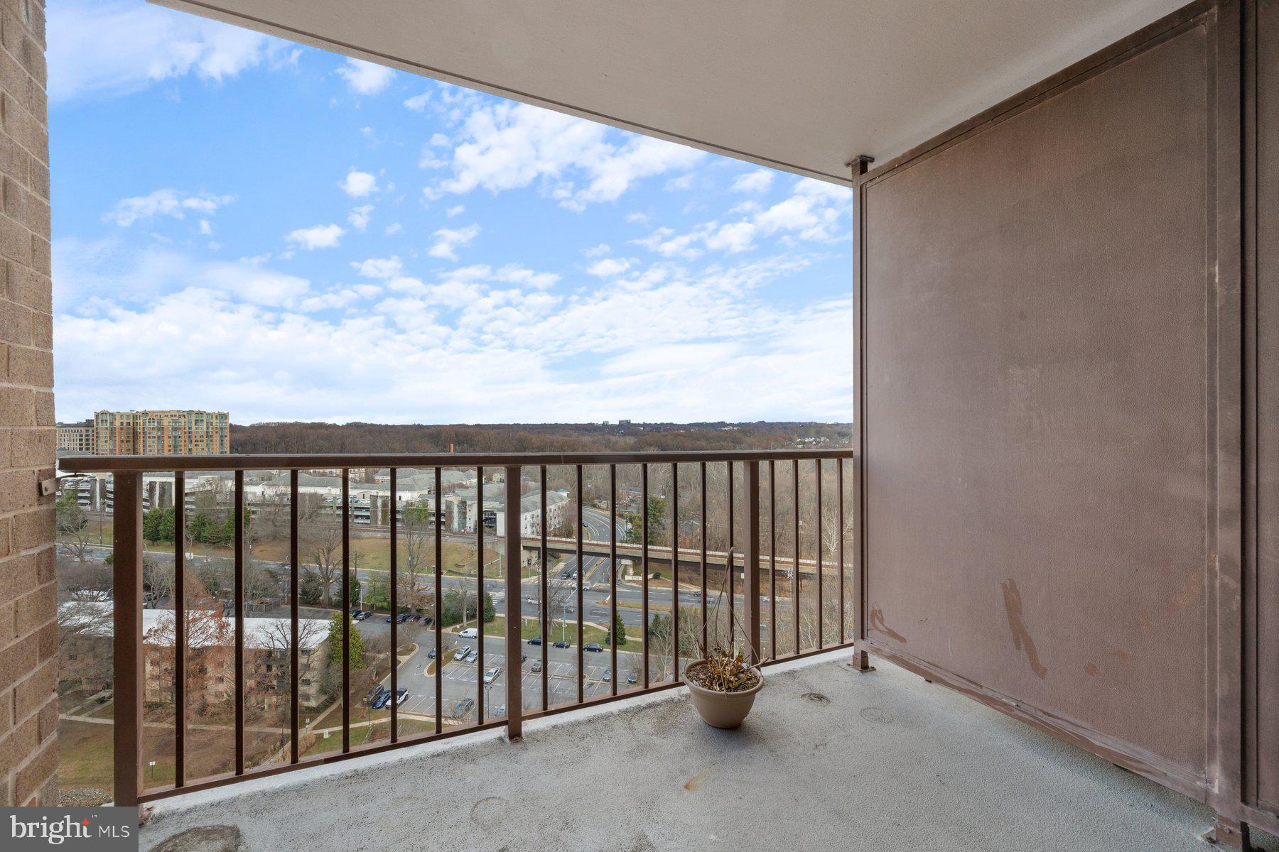 10101 Grosvenor Pl #1513