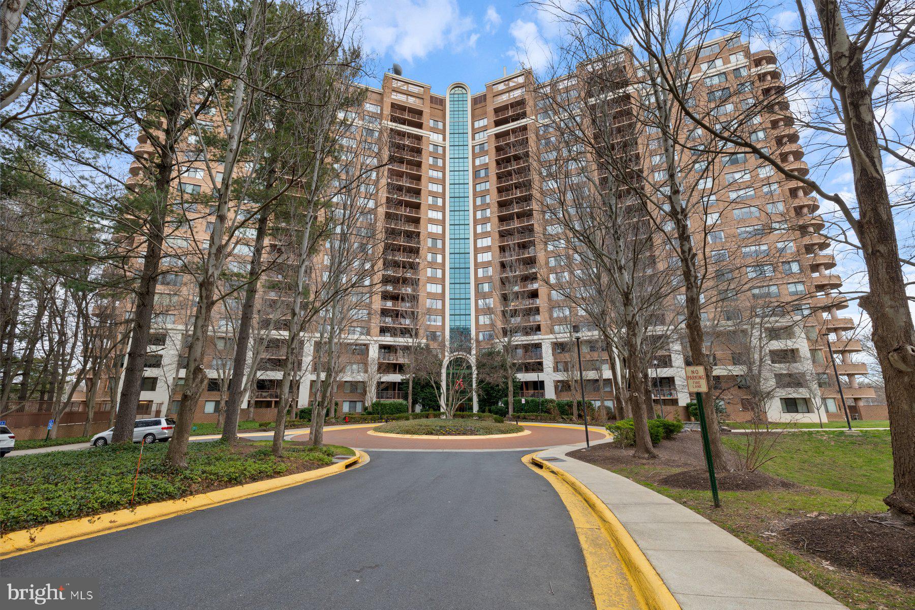 10101 Grosvenor Pl #1513