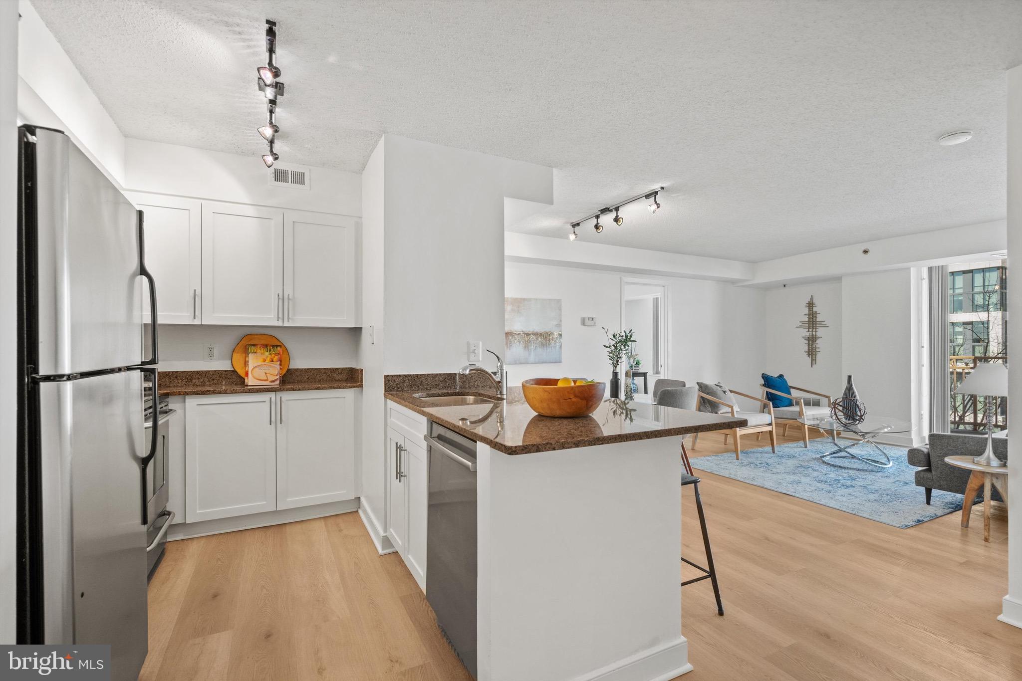 7500 Woodmont Ave #S816