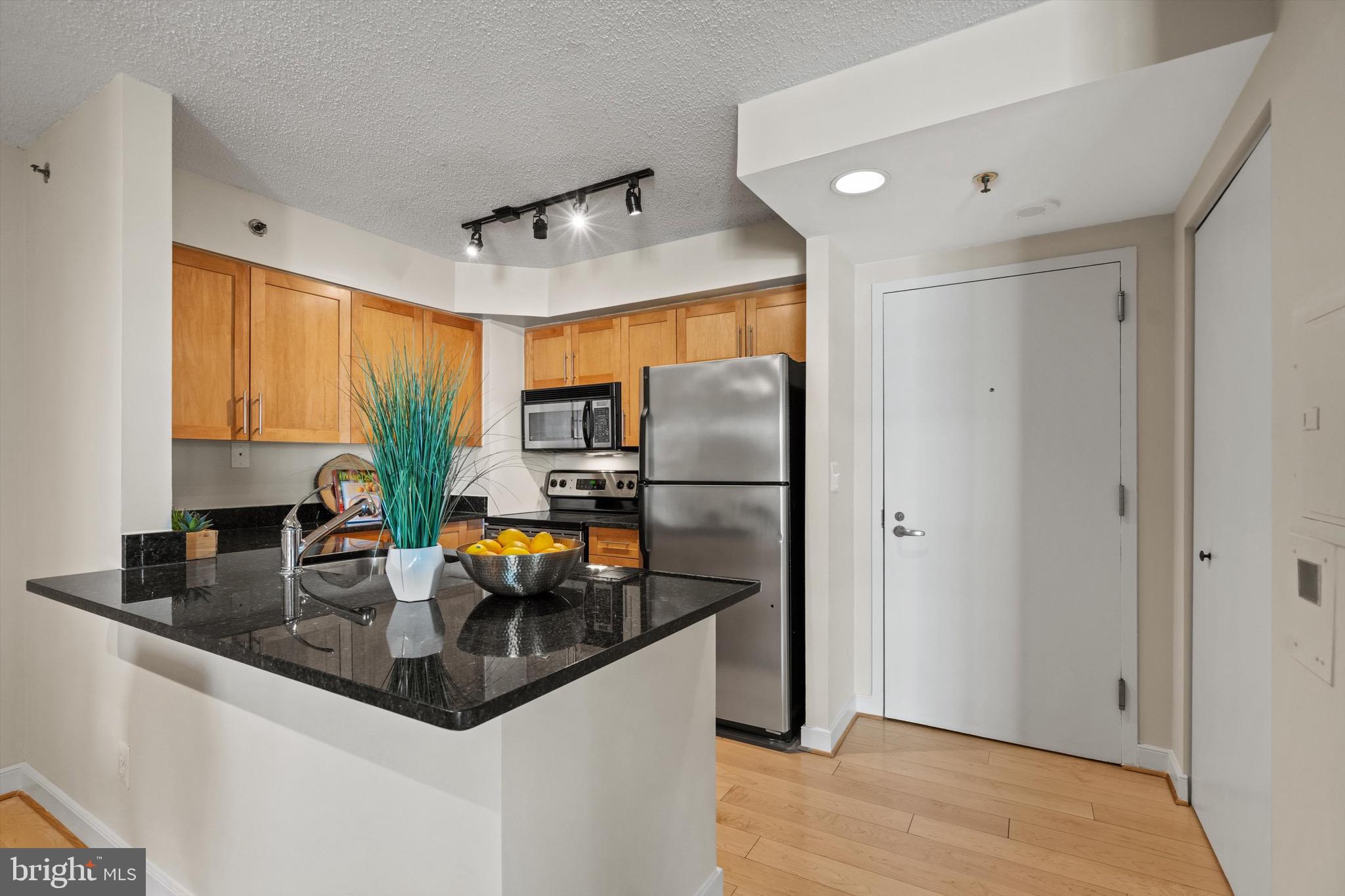 7500 Woodmont Ave #S917