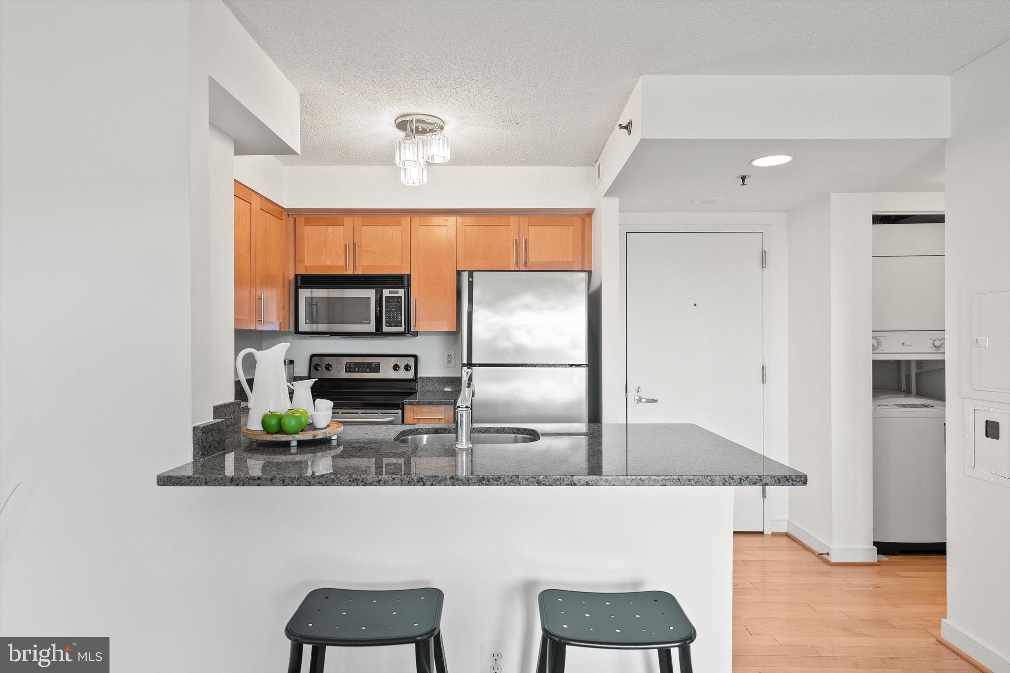 7500 Woodmont Ave #S820