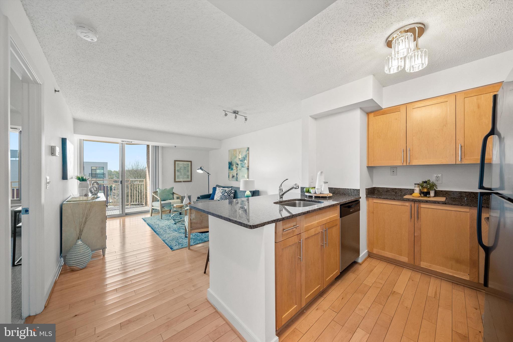 7500 Woodmont Ave #S820